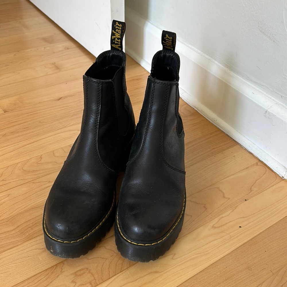 Dr. Martens ROMETTY WYOMING LEATHER PLATFORM CHELSEA BOOTS Size 8